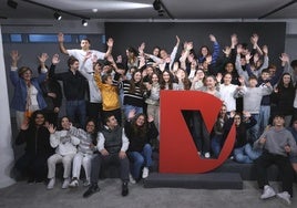 Alumnos de San Vicente de Paúl de Irun, en su visita a las instalaciones de DV.