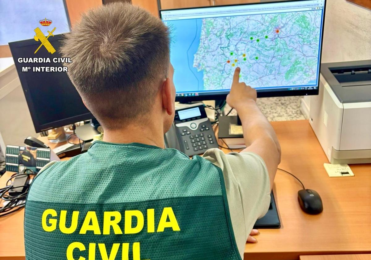 La Guardia Civil detiene a cinco personas de una banda y esclarece el robo de 16 viviendas en Extremadura