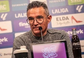 El entrenador Dani Ponz, durante su etapa en el Eldense.